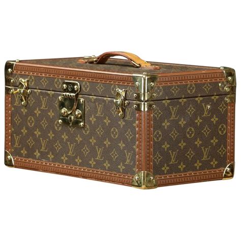 hard vanity case louis vuitton|Louis Vuitton pouch 26.